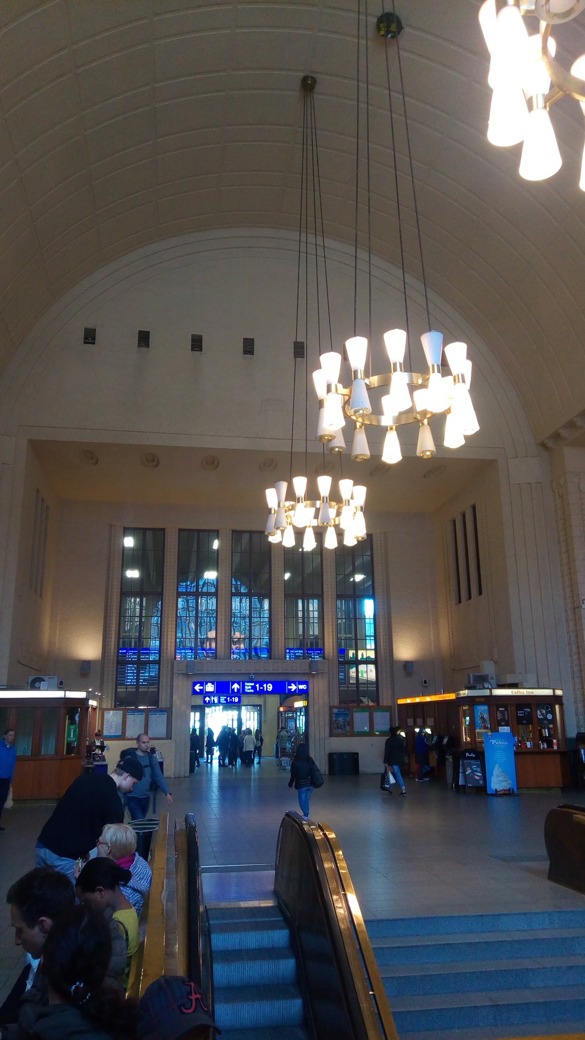 Gare Centrale D Helsinki Ode Monumentale Aux Chemins De Fer Station